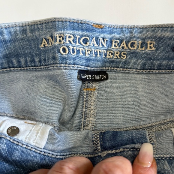 American Eagle Embroidered denim hi-rise short with red rose accent in size 8 - Picture 8 of 9